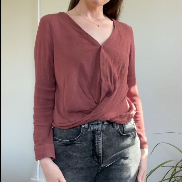 A.N.A. Rose Crepe Twist Hem Button Down S - Picture 2 of 10